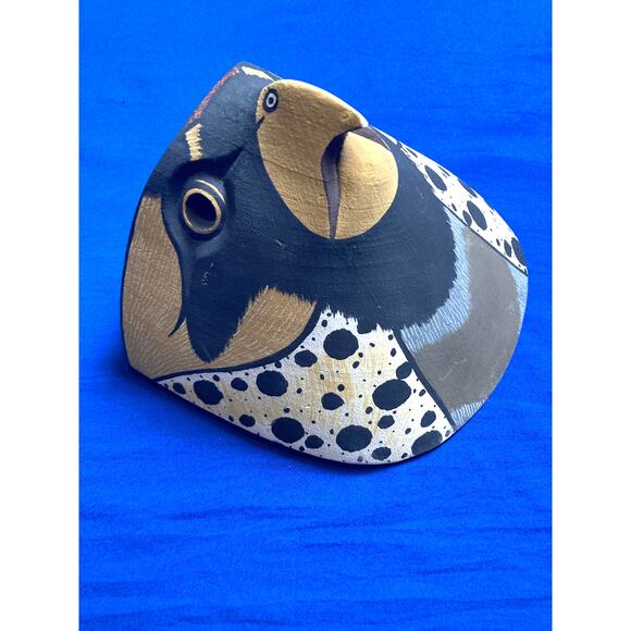 Carved Hand Painted Wood Bird of Pray Mask Signed 6x6x5 - Picture 3 of 10